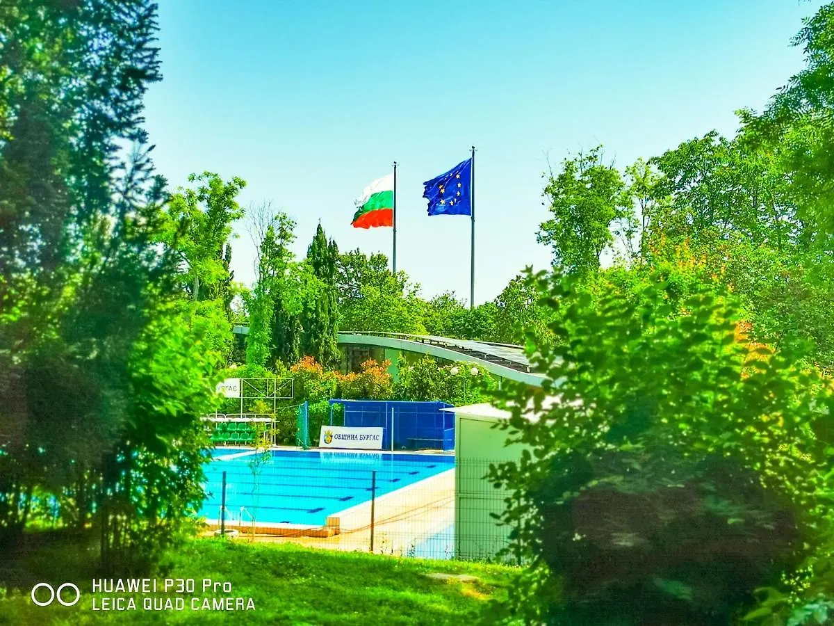 Luxury Apartments Alix Burgas 0*,