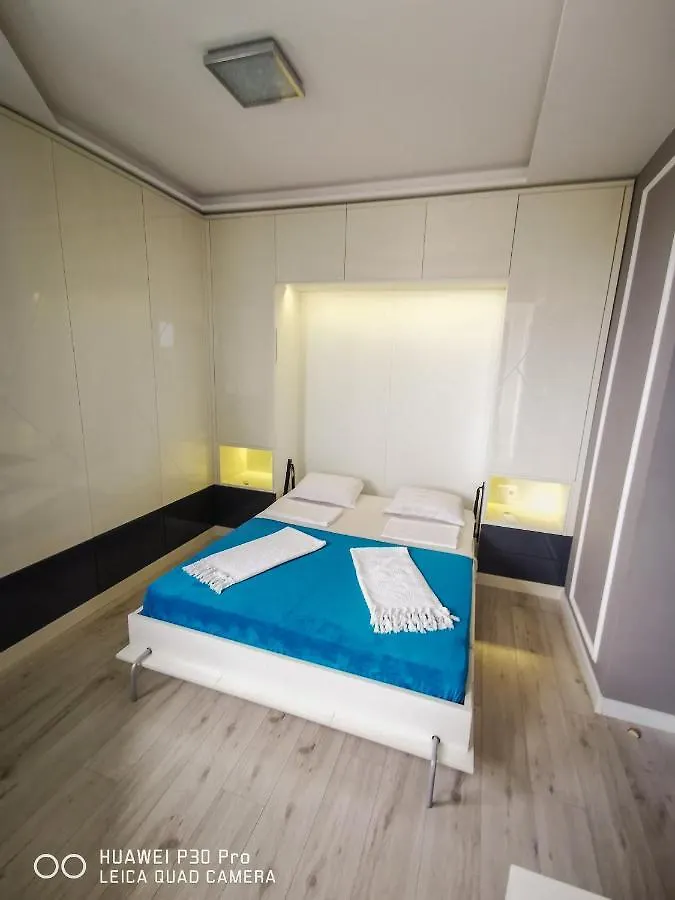 Luxury Apartments Alix Burgas 0*,